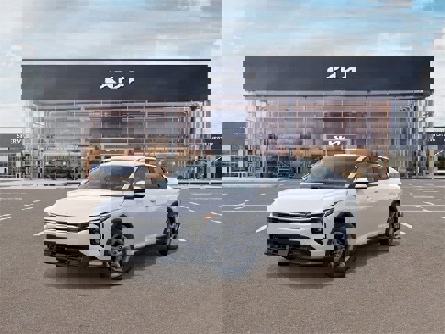 New 2025 Kia K4 LXS