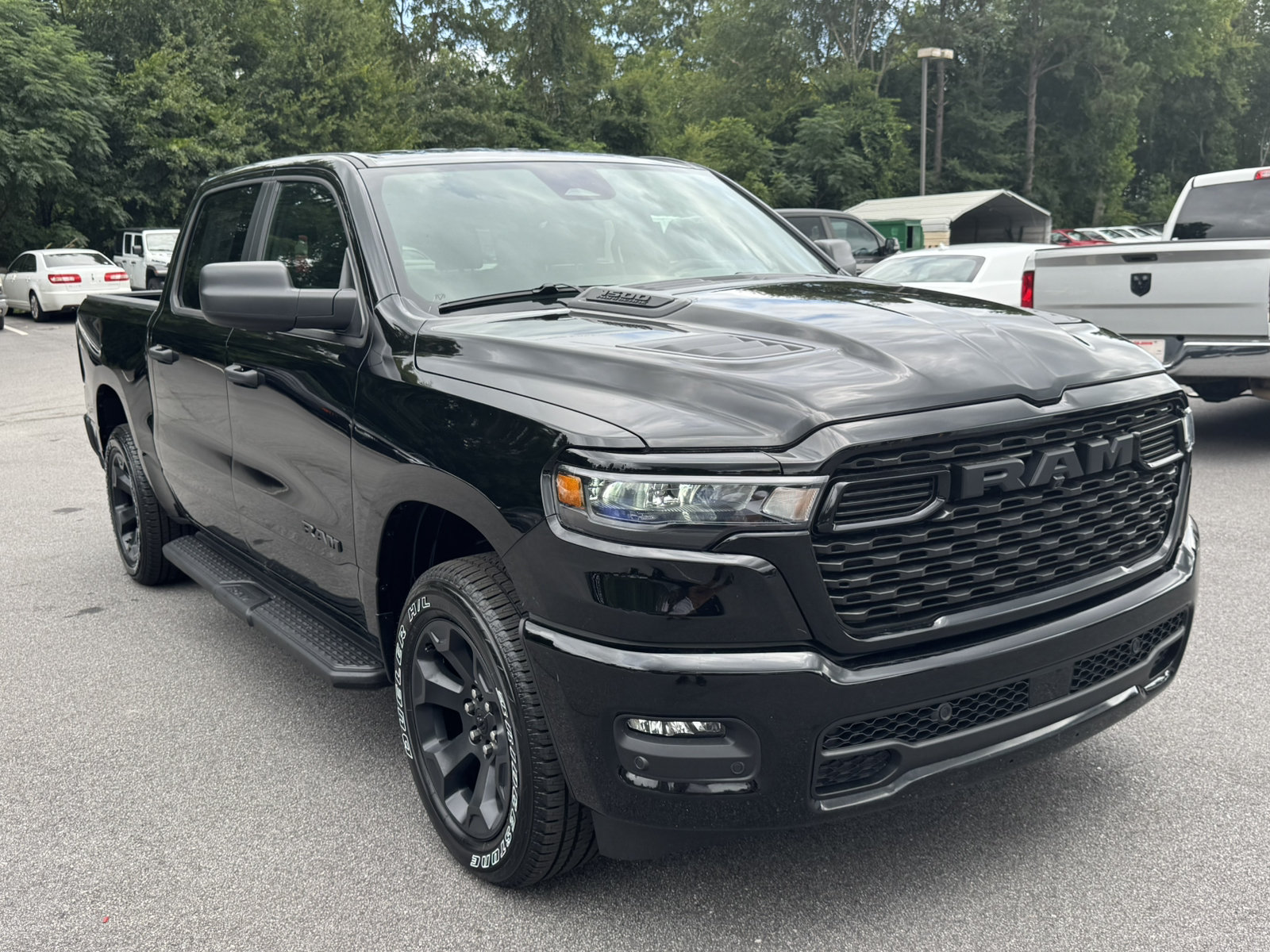 New 2026 RAM 1500 Express AWD/4WD image 3