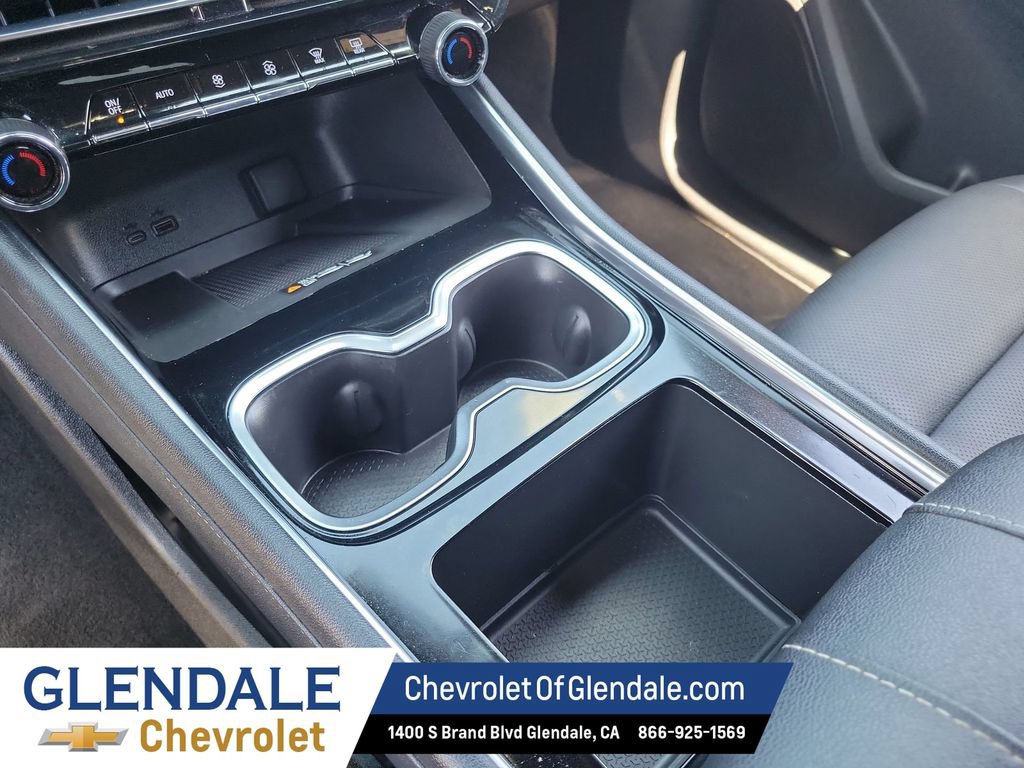 Certified 2025 Chevrolet Traverse LT FWD image 26