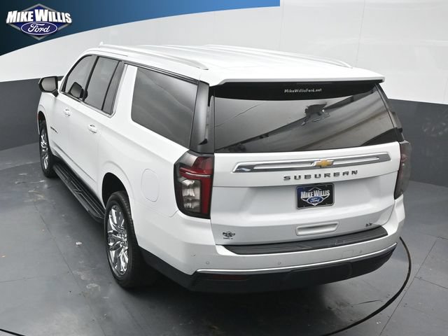 Used 2022 Chevrolet Suburban LT RWD image 13