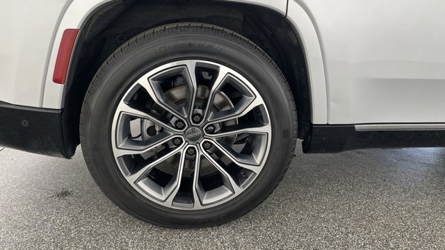 Used 2023 Jeep Grand Wagoneer Series III image 53