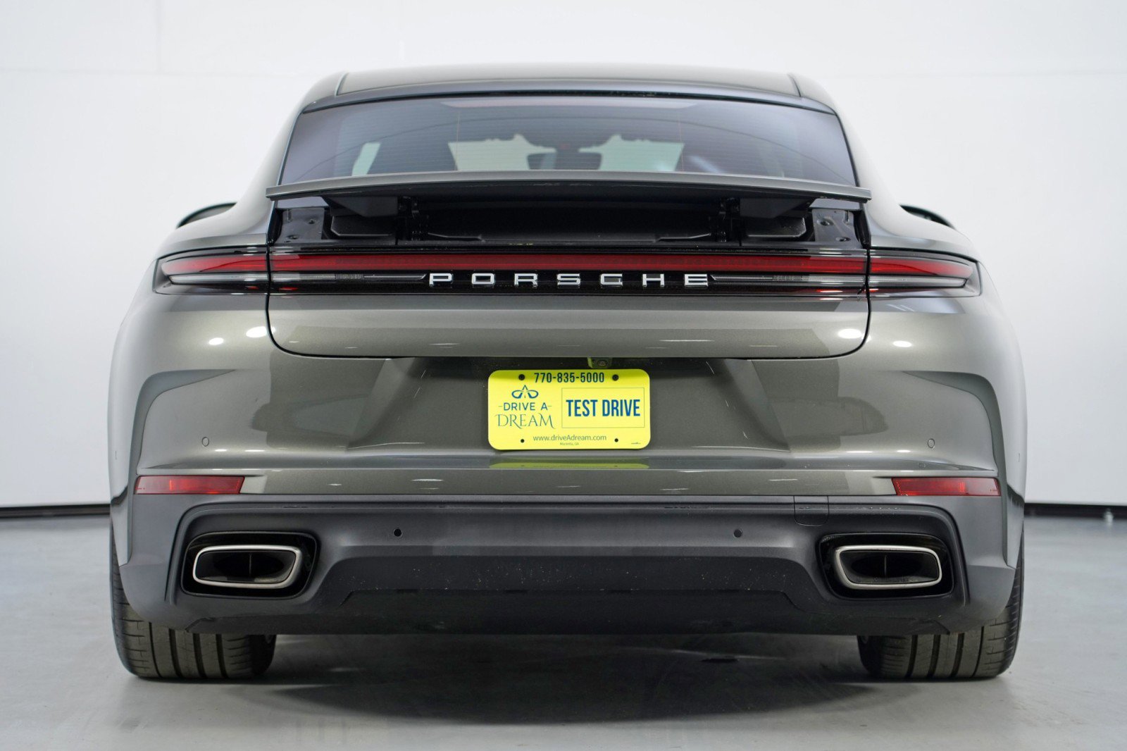 Used 2025 Porsche Panamera w/ Premium Package image 10