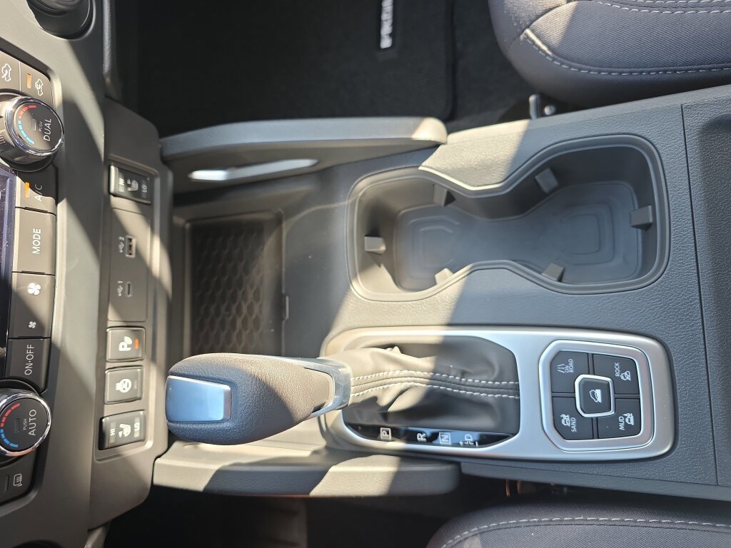 New 2026 Nissan Frontier SV w/ SV Convenience Package image 12