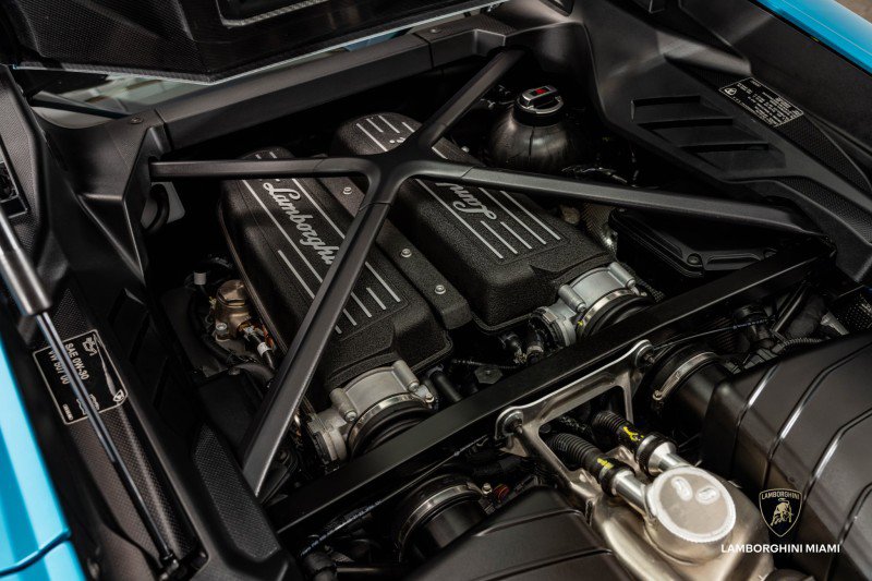 Used 2024 Lamborghini Huracan Tecnica image 17