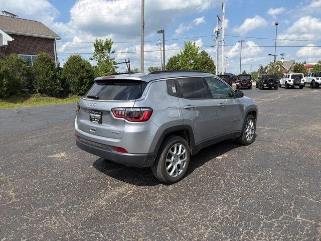 Used 2022 Jeep Compass Latitude AWD/4WD image 7