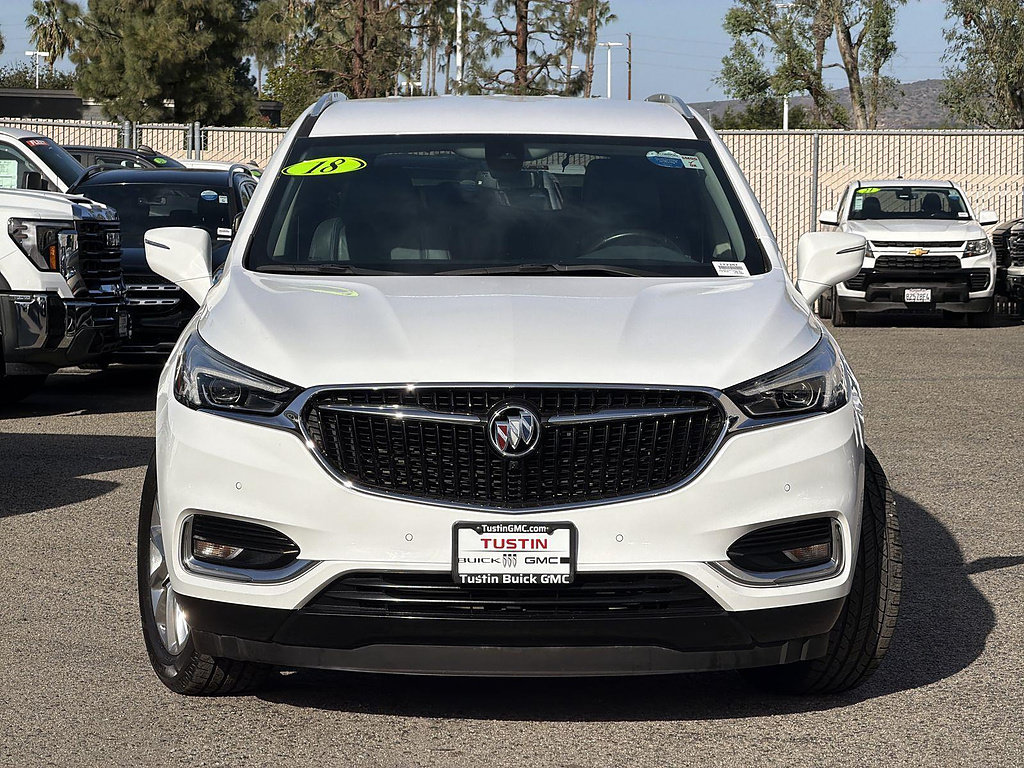 Used 2018 Buick Enclave Premium w/ LPO, Cargo Package FWD image 2
