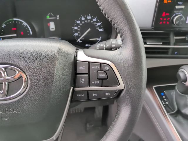 Certified 2023 Toyota Sienna XLE FWD image 21