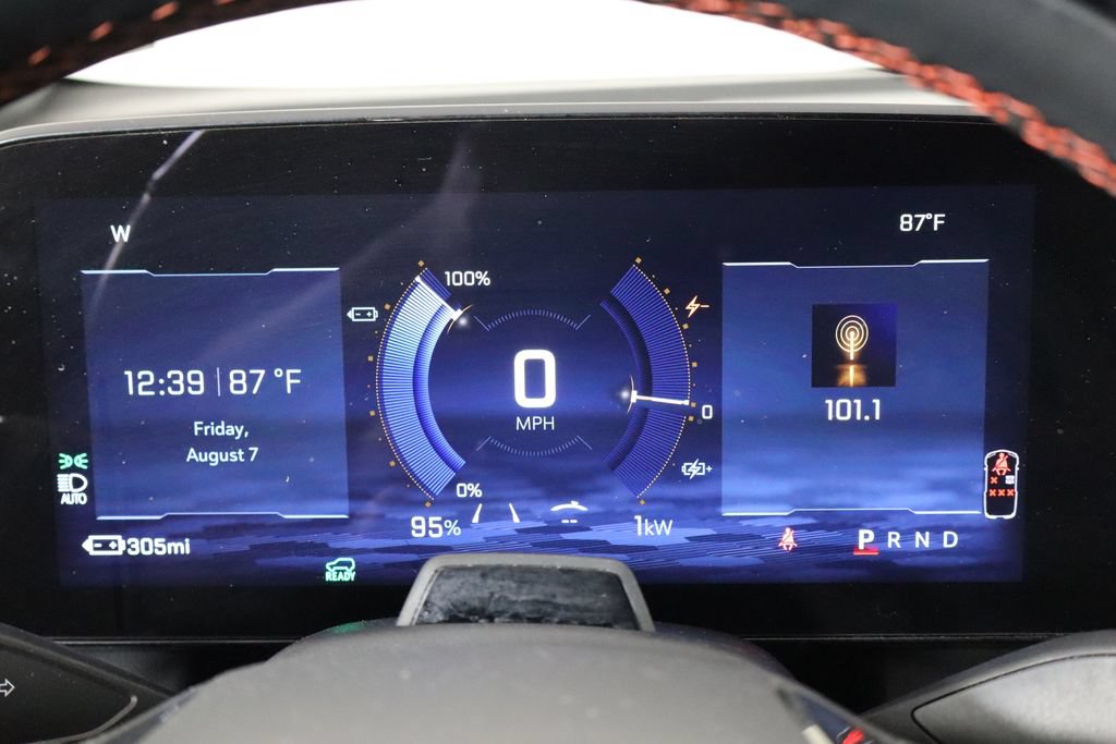 Used 2024 Chevrolet Equinox EV RS FWD image 11