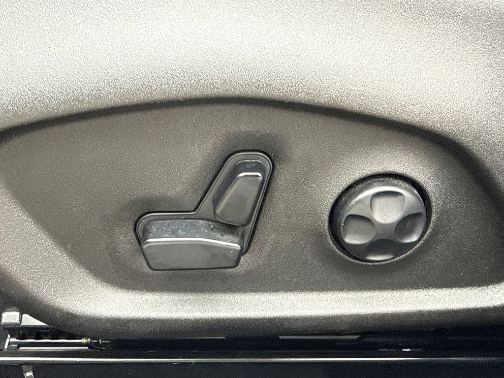 Used 2021 Jeep Renegade Limited image 22