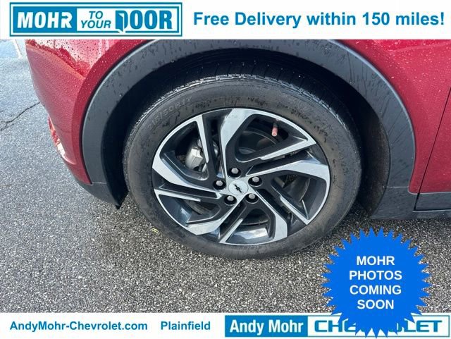 Used 2023 Chevrolet Bolt LT w/ Infotainment Package FWD image 2