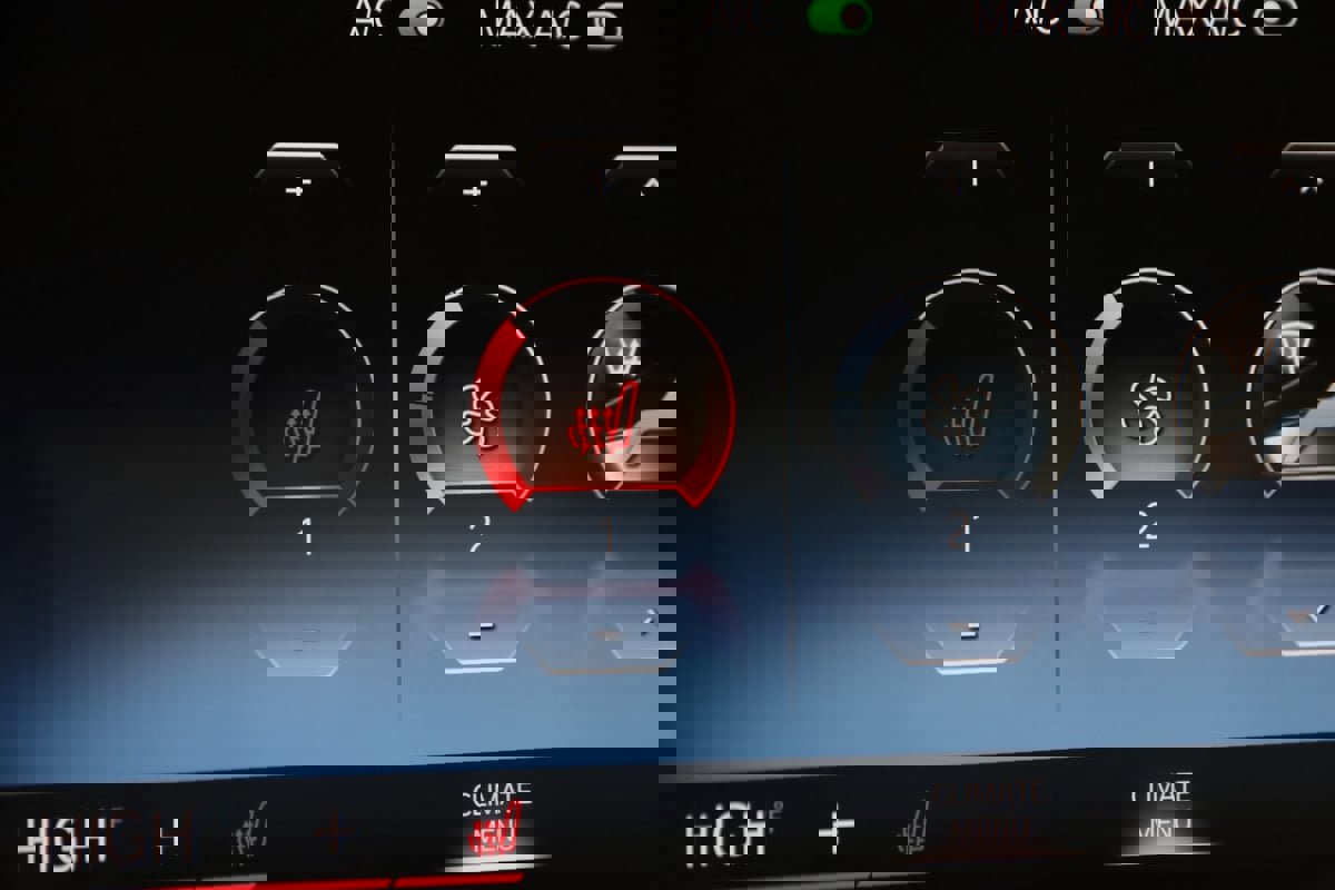 Used 2023 BMW 330i xDrive 330i xDrive image 8