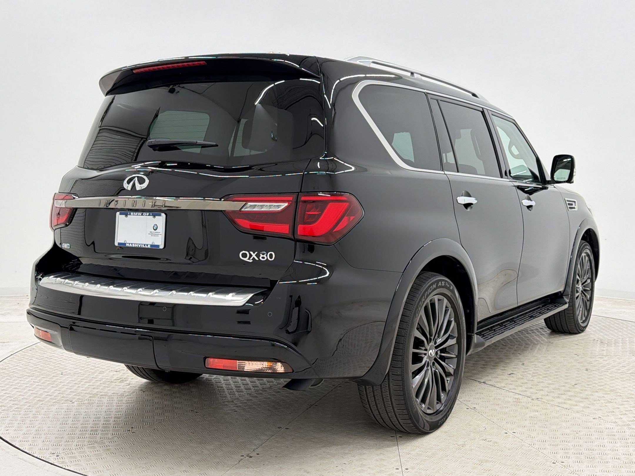 Used 2023 INFINITI QX80 Premium Select w/ Cargo Package image 8