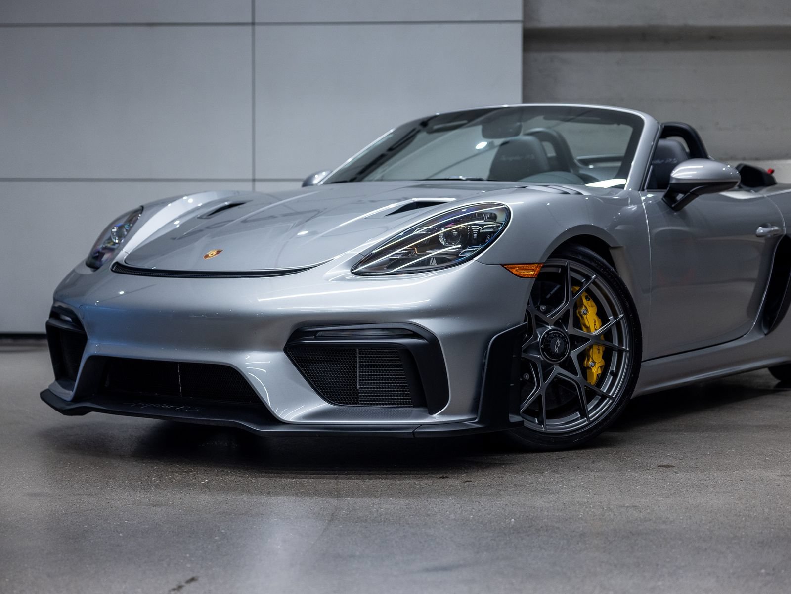 Certified 2025 Porsche 718 Boxster Spyder RS RWD image 23