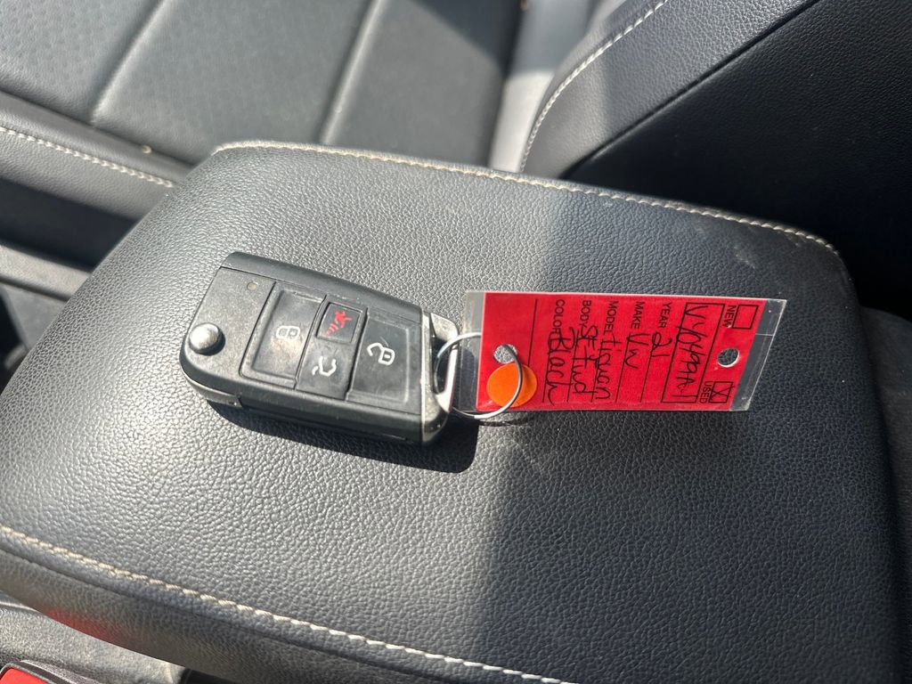 Used 2021 Volkswagen Tiguan SE FWD image 44