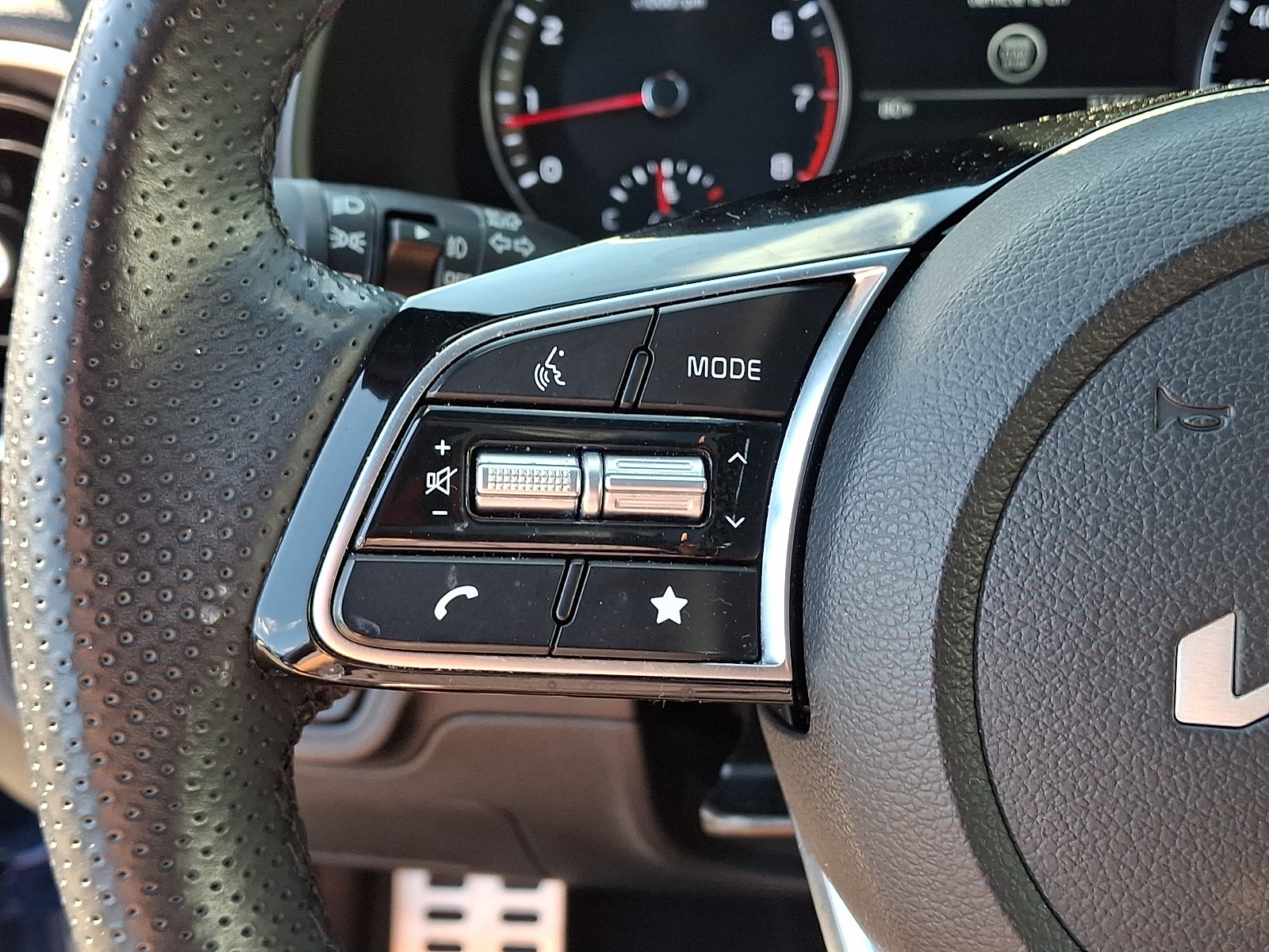 Certified 2024 Kia Forte GT-Line w/ GT-Line Premium Package FWD image 23
