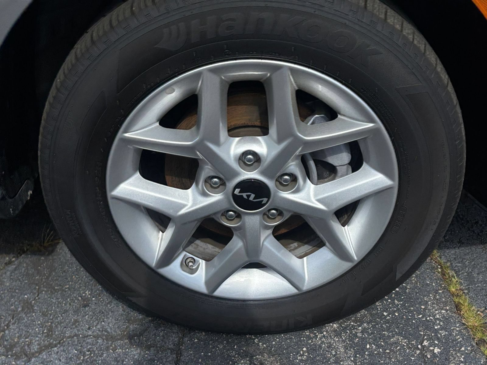 Used 2025 Kia Soul LX w/ LX Technology Package FWD image 28