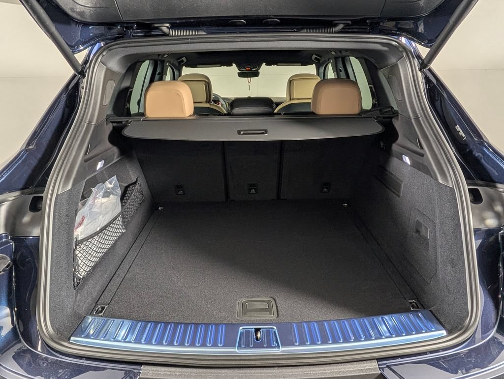 New 2026 Porsche Cayenne AWD/4WD image 17