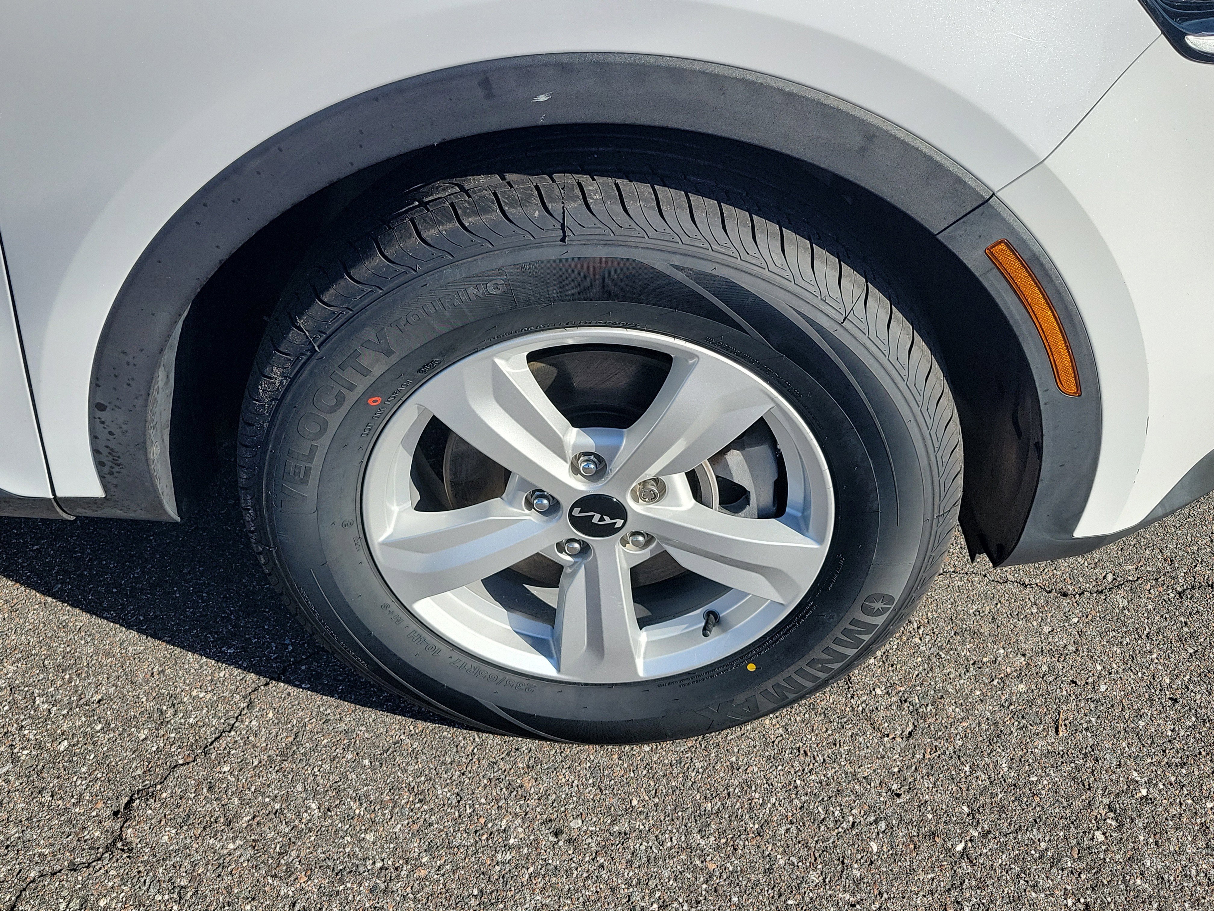 Certified 2023 Kia Sorento LX image 40