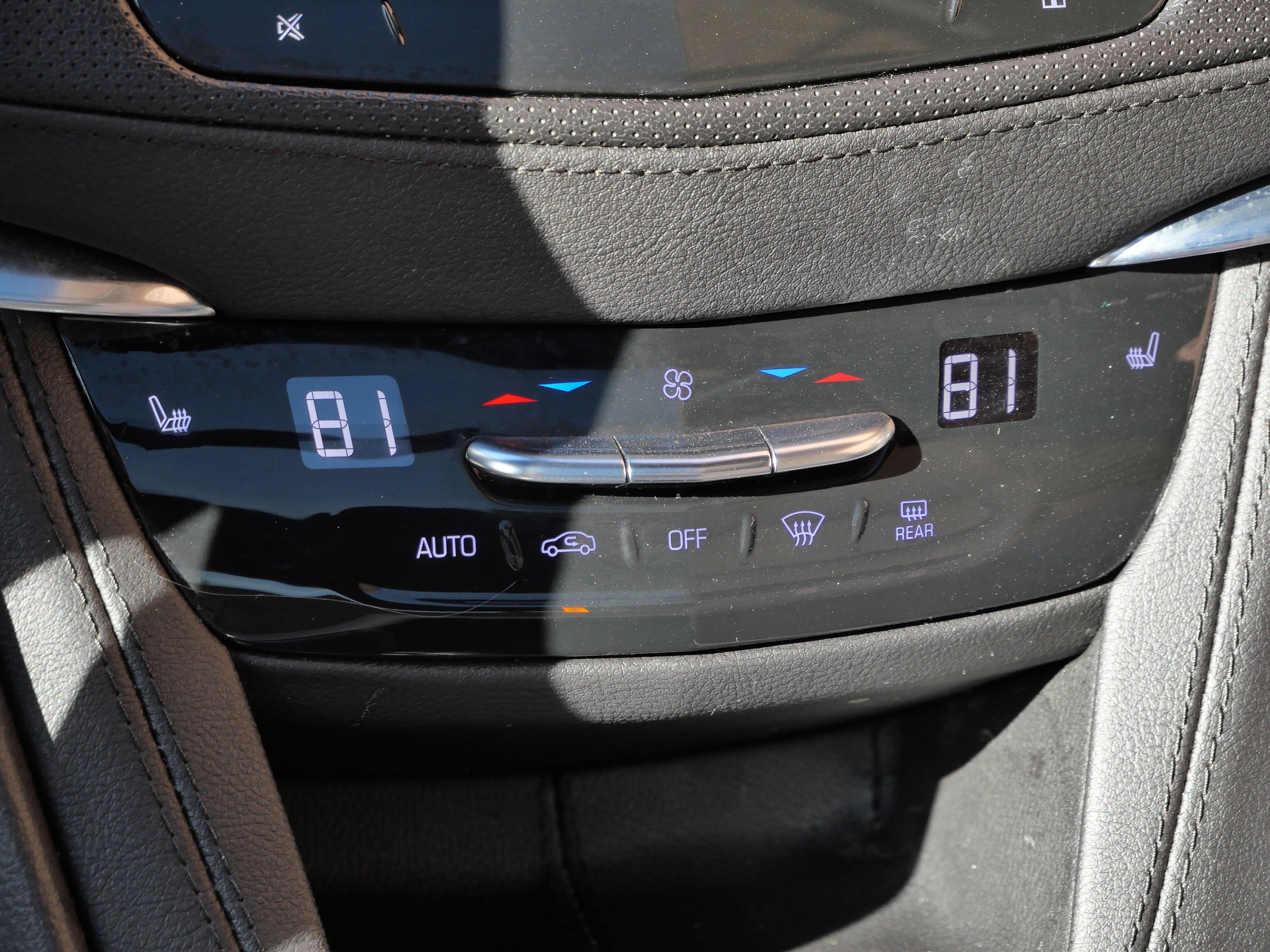 Used 2022 Cadillac XT5 Sportv w/ LPO, Floor Liner Package image 18