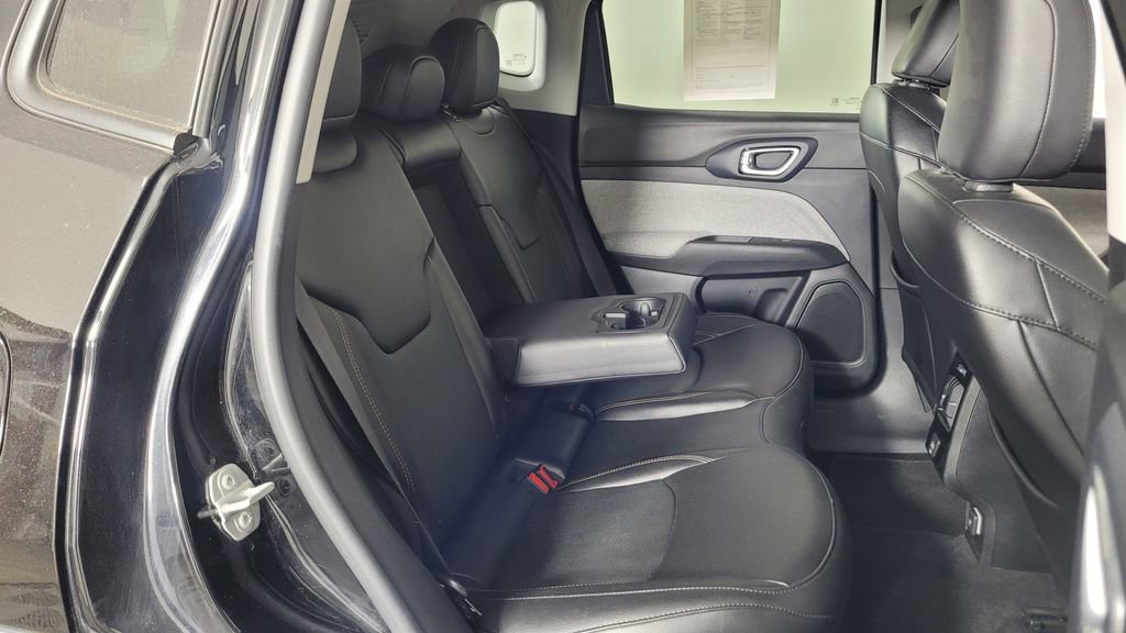 Used 2022 Jeep Compass Latitude image 32