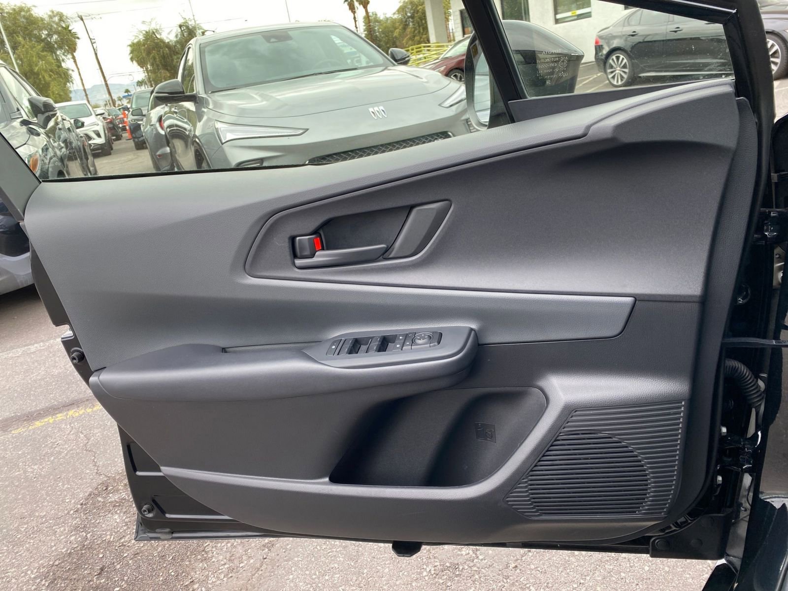 Used 2025 Toyota Prius LE image 20