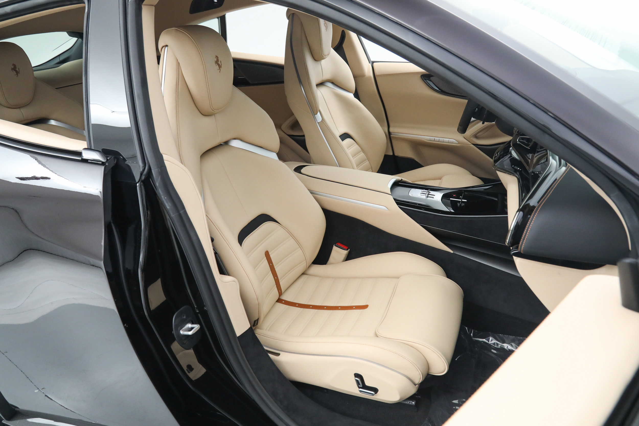 Certified 2025 Ferrari Purosangue AWD/4WD image 22
