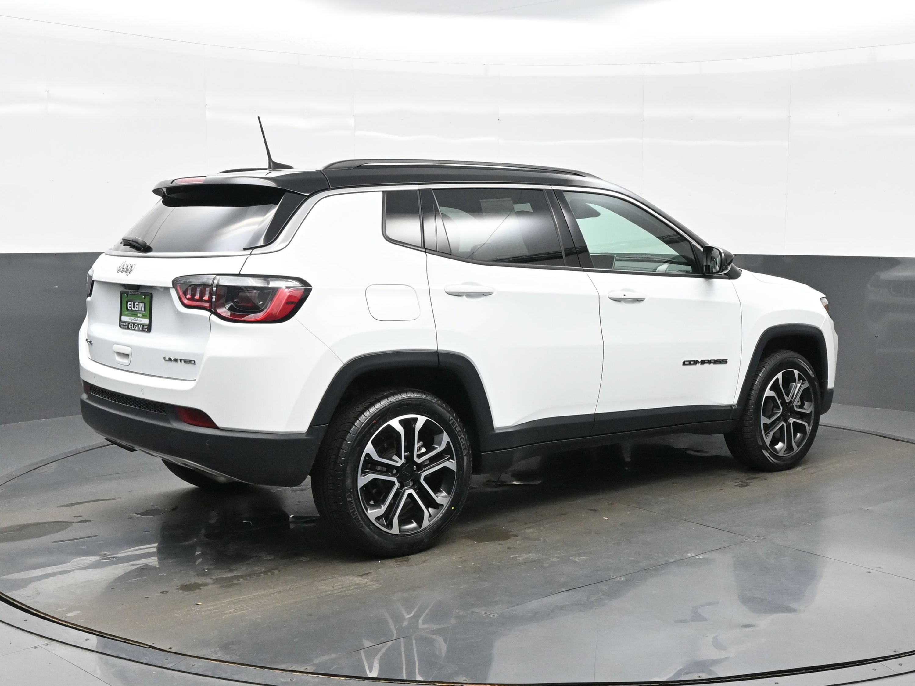 Used 2023 Jeep Compass Limited AWD/4WD image 8