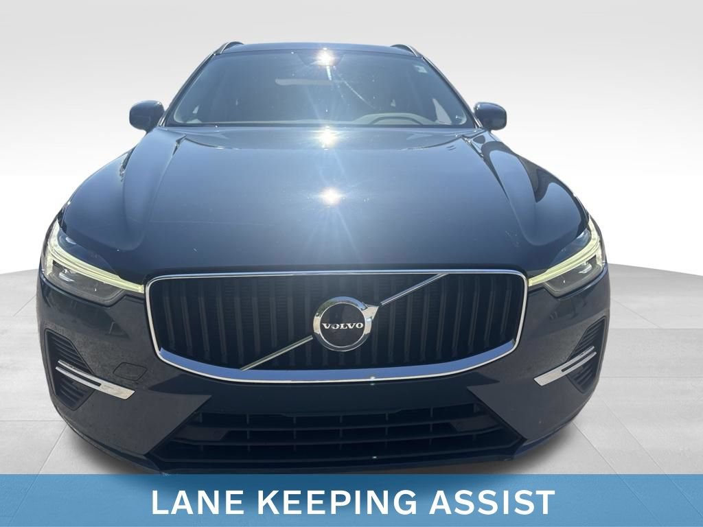 Used 2022 Volvo XC60 B5 Momentum w/ Protection Package Premier FWD image 17