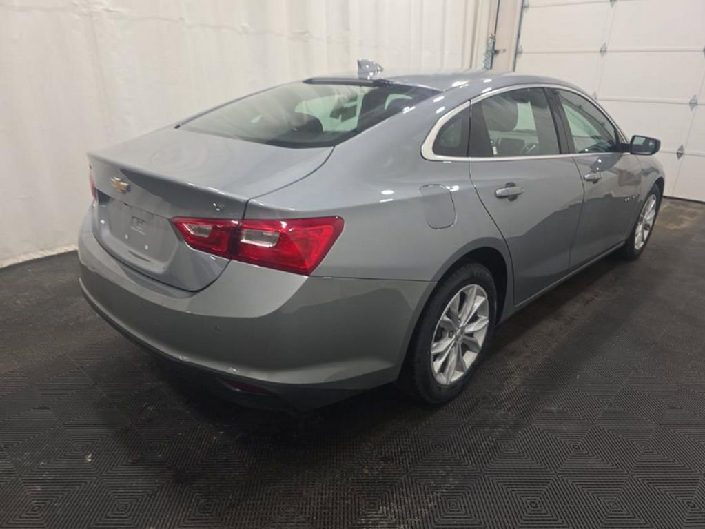 Used 2024 Chevrolet Malibu LT image 3