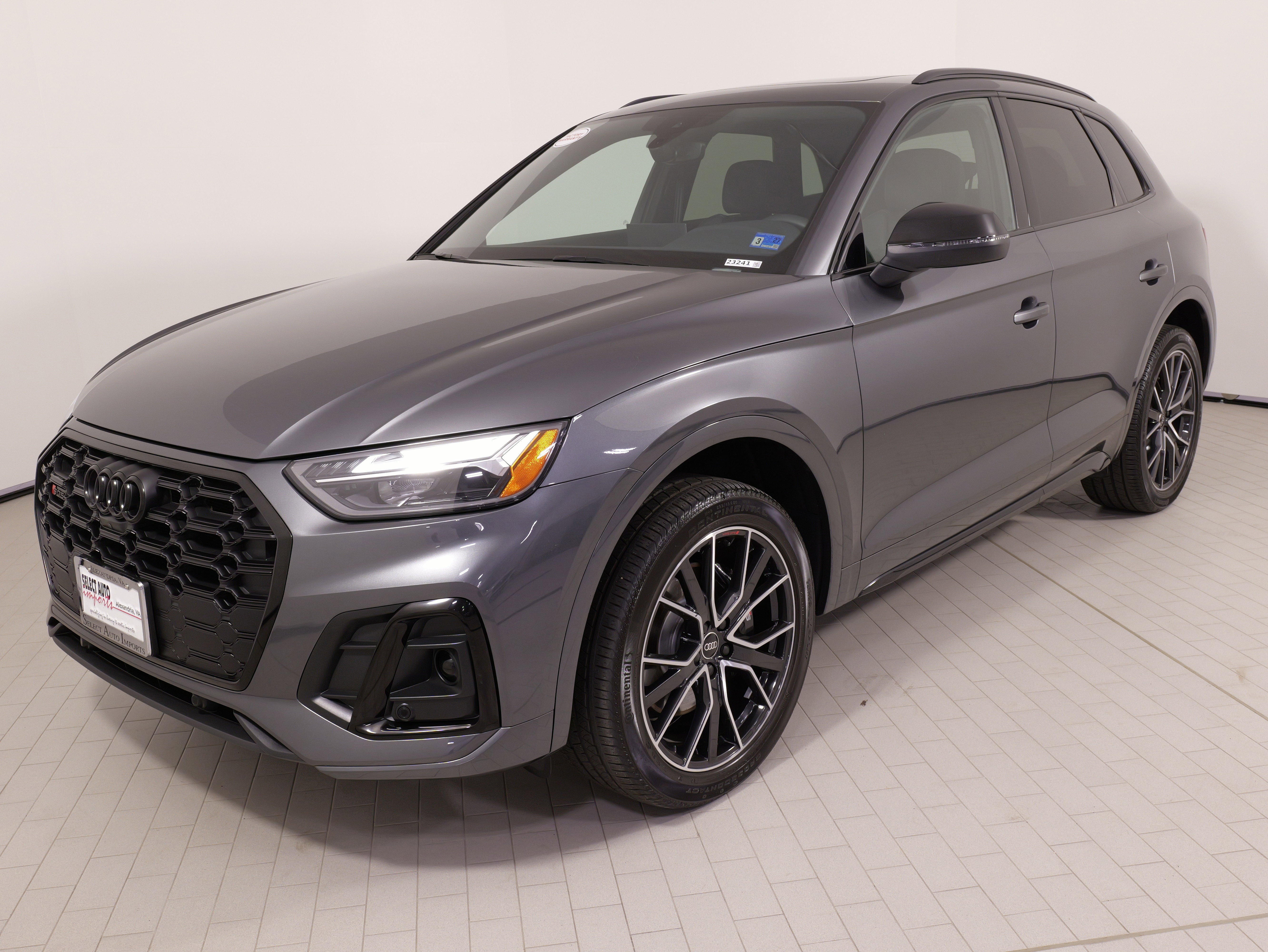 Used 2023 Audi SQ5 Premium Plus w/ Premium Plus Package image 3