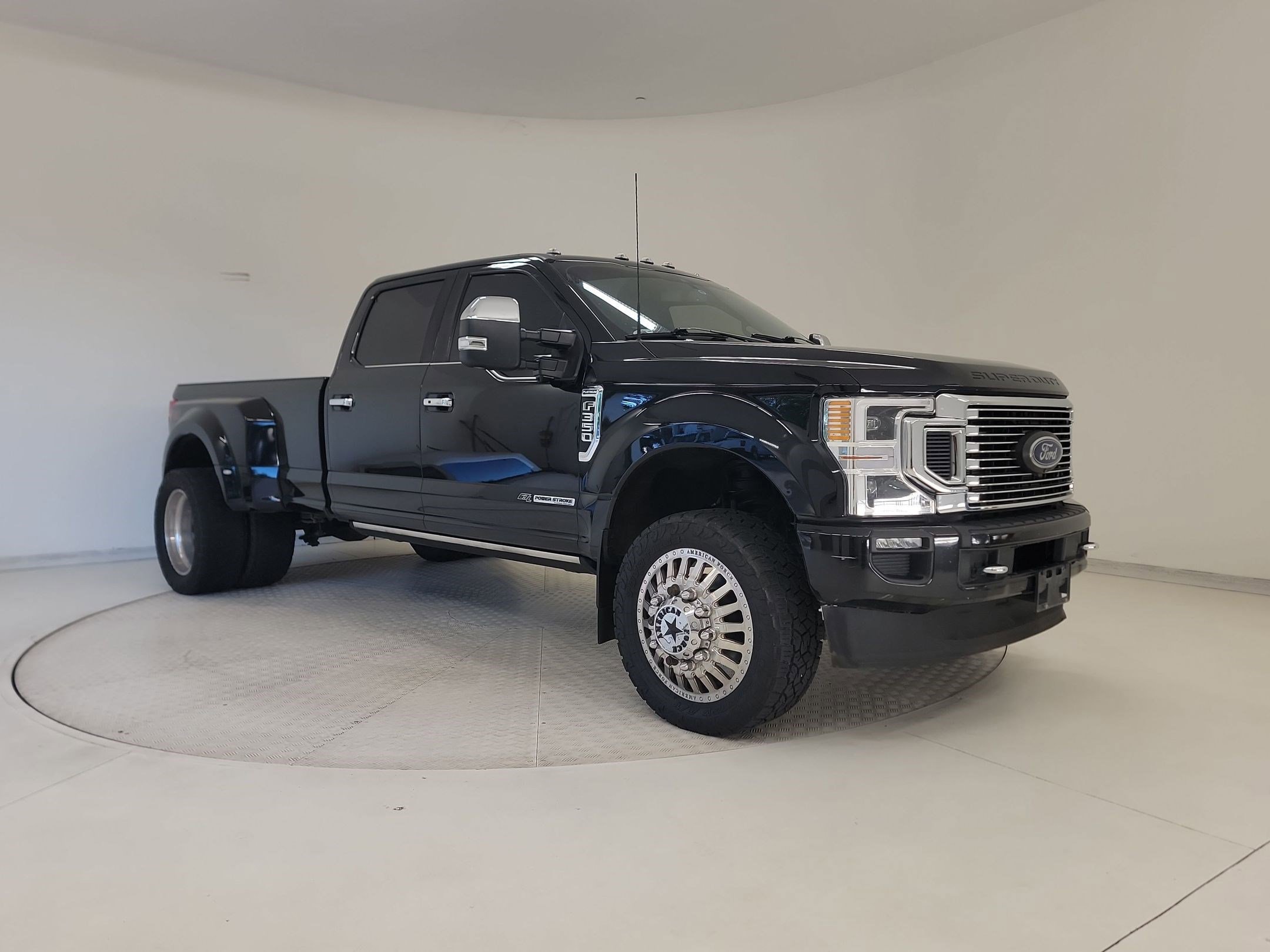 Used 2022 Ford F350 Platinum image 5