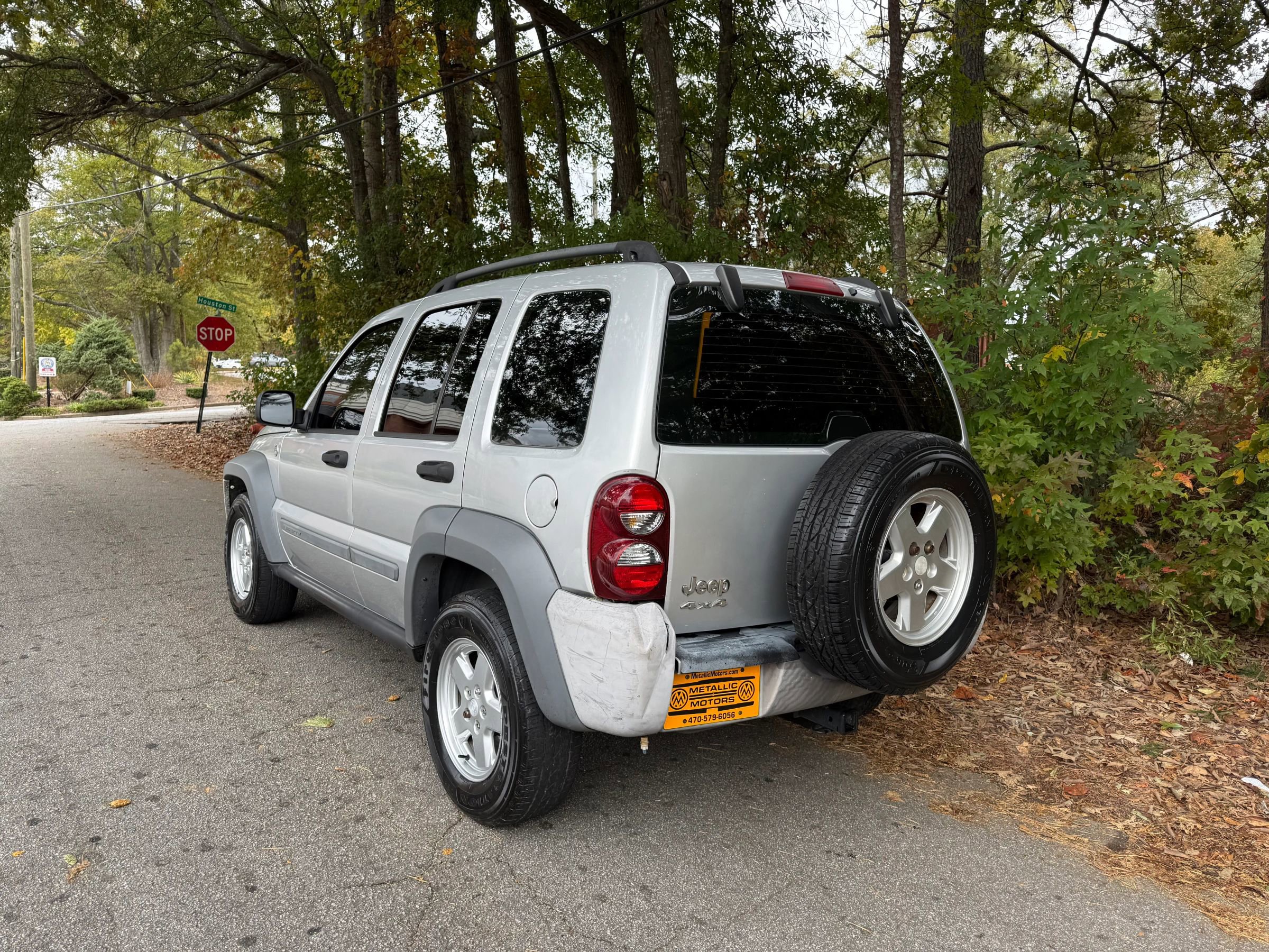 Used 2005 Jeep Liberty Sport image 3