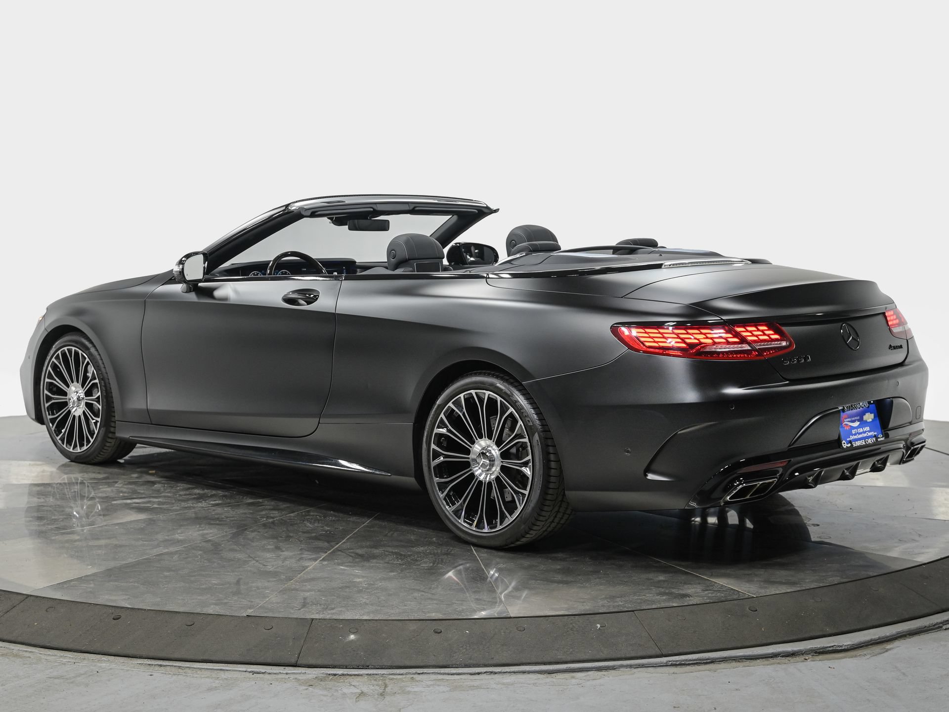 Used 2018 Mercedes-Benz S 560 Cabriolet image 4
