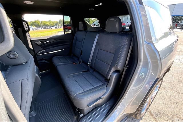 New 2027 Chevrolet Traverse LT w/ Driver Confidence Package FWD image 10