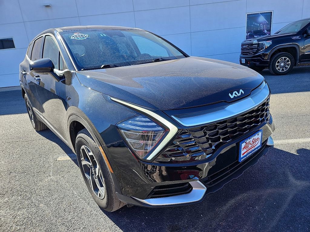 Used 2025 Kia Sportage LX image 11