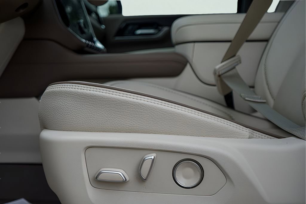 New 2026 GMC Yukon XL Denali w/ Denali Reserve Package image 17