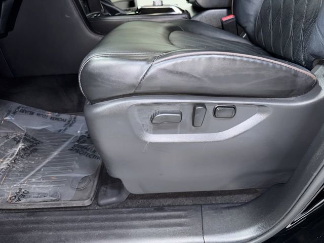 Used 2021 Nissan Armada Platinum w/ Captain's Chairs Package image 9