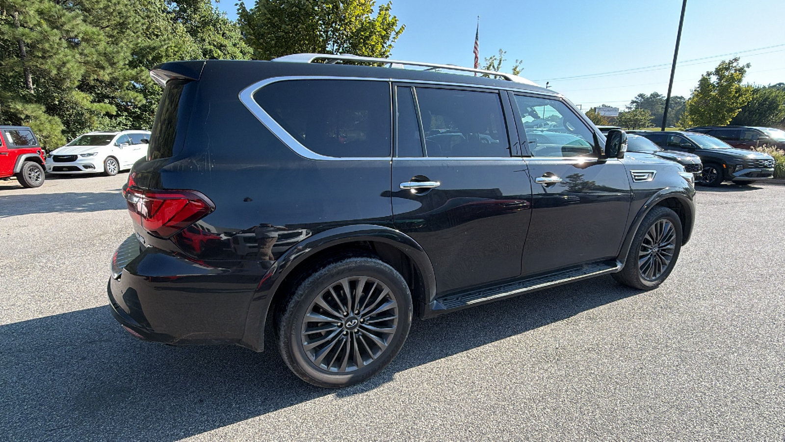 Used 2024 INFINITI QX80 Sensory AWD/4WD image 8