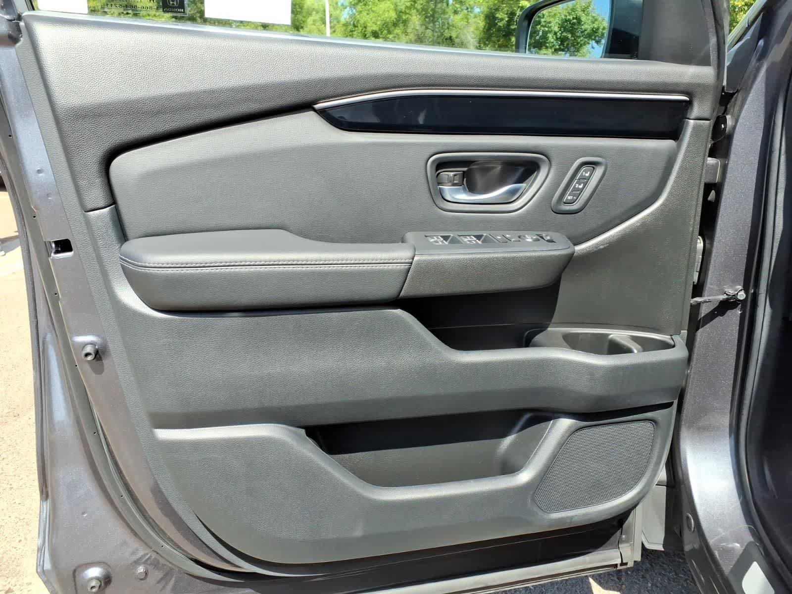 Used 2025 Honda Pilot EX-L image 14
