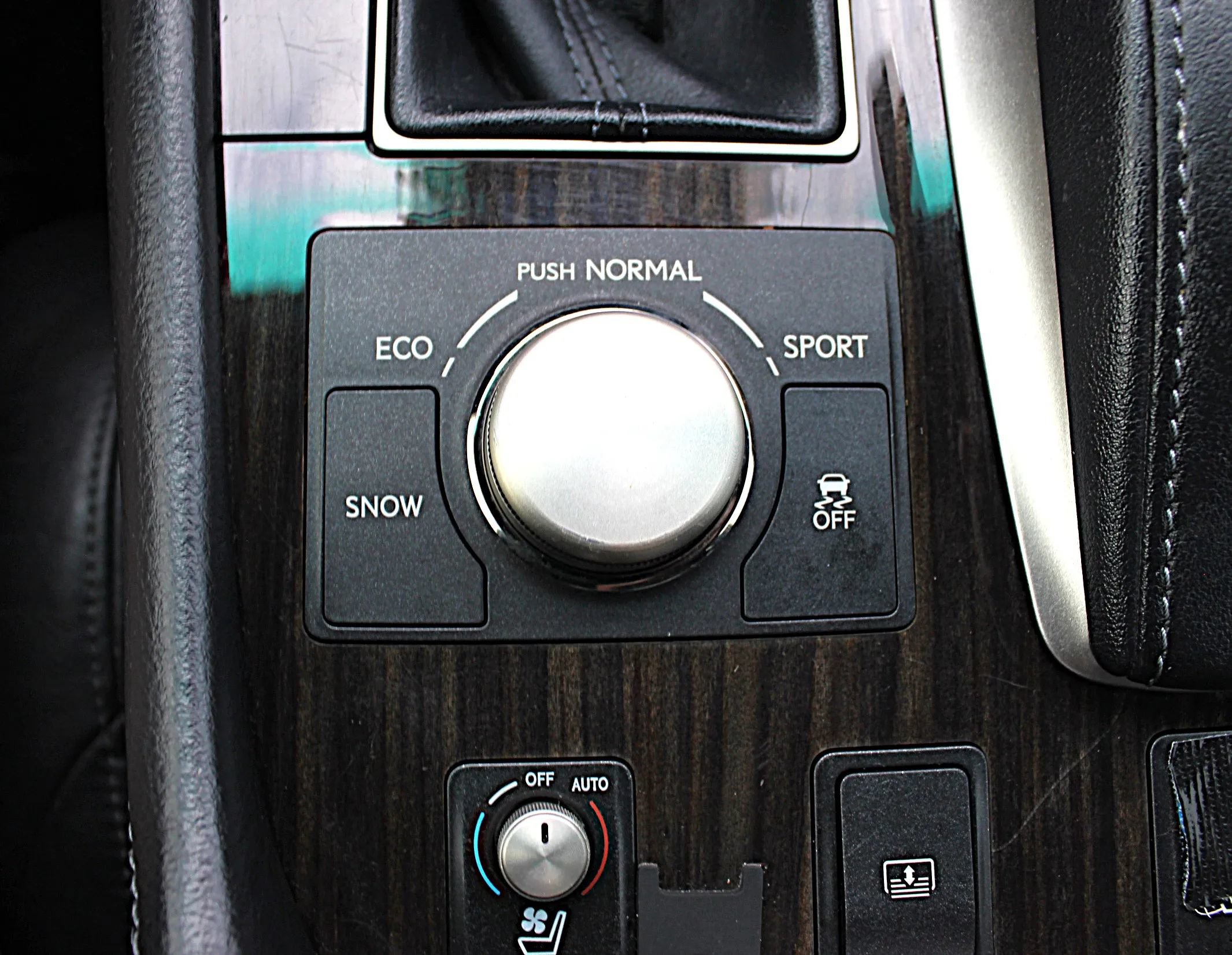 Used 2015 Lexus LS 460 AWD w/ Comfort Package image 20