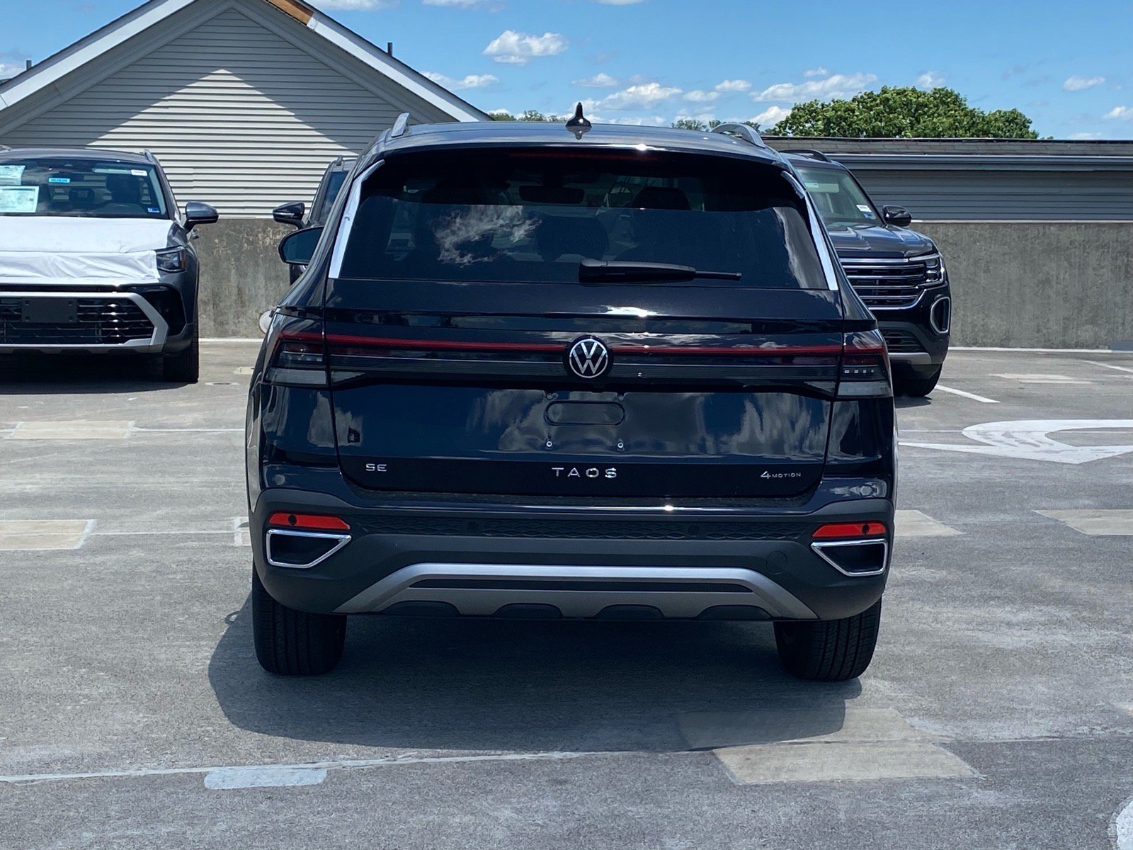 New 2026 Volkswagen Taos SE AWD/4WD image 4