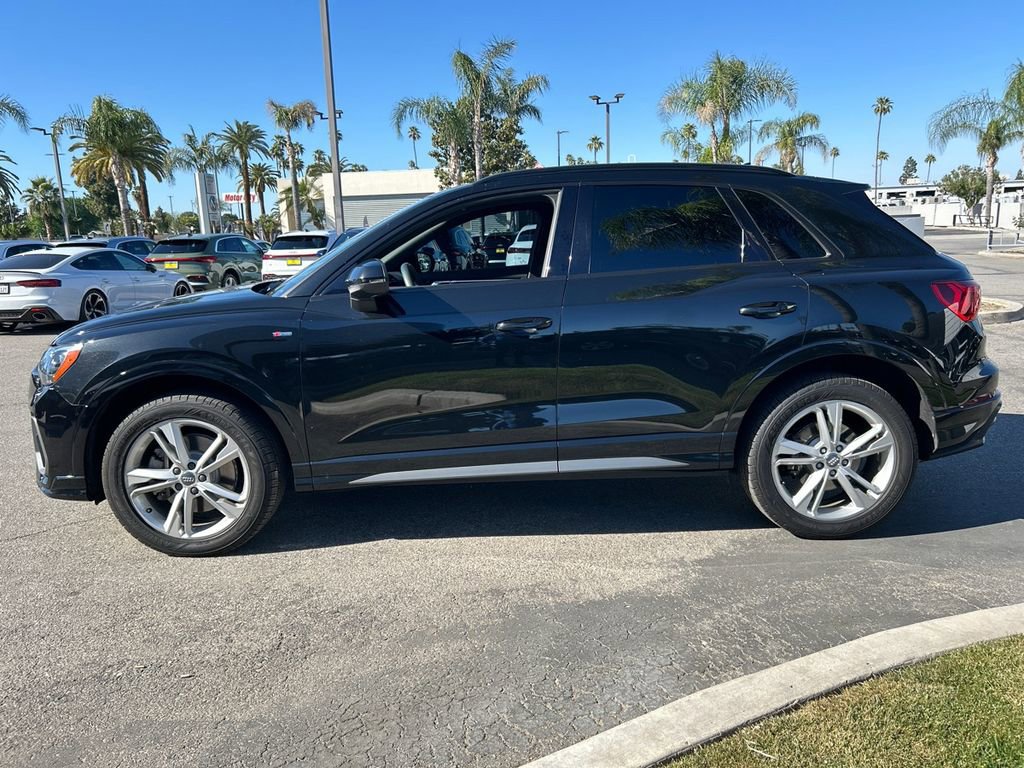 Used 2020 Audi Q3 2.0T Premium w/ Convenience Package AWD/4WD image 4