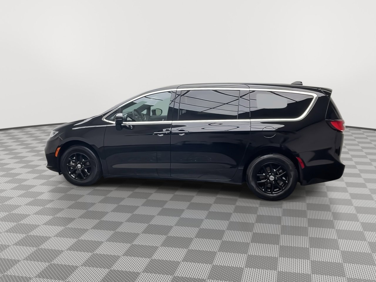 Used 2025 Chrysler Pacifica Select FWD image 35