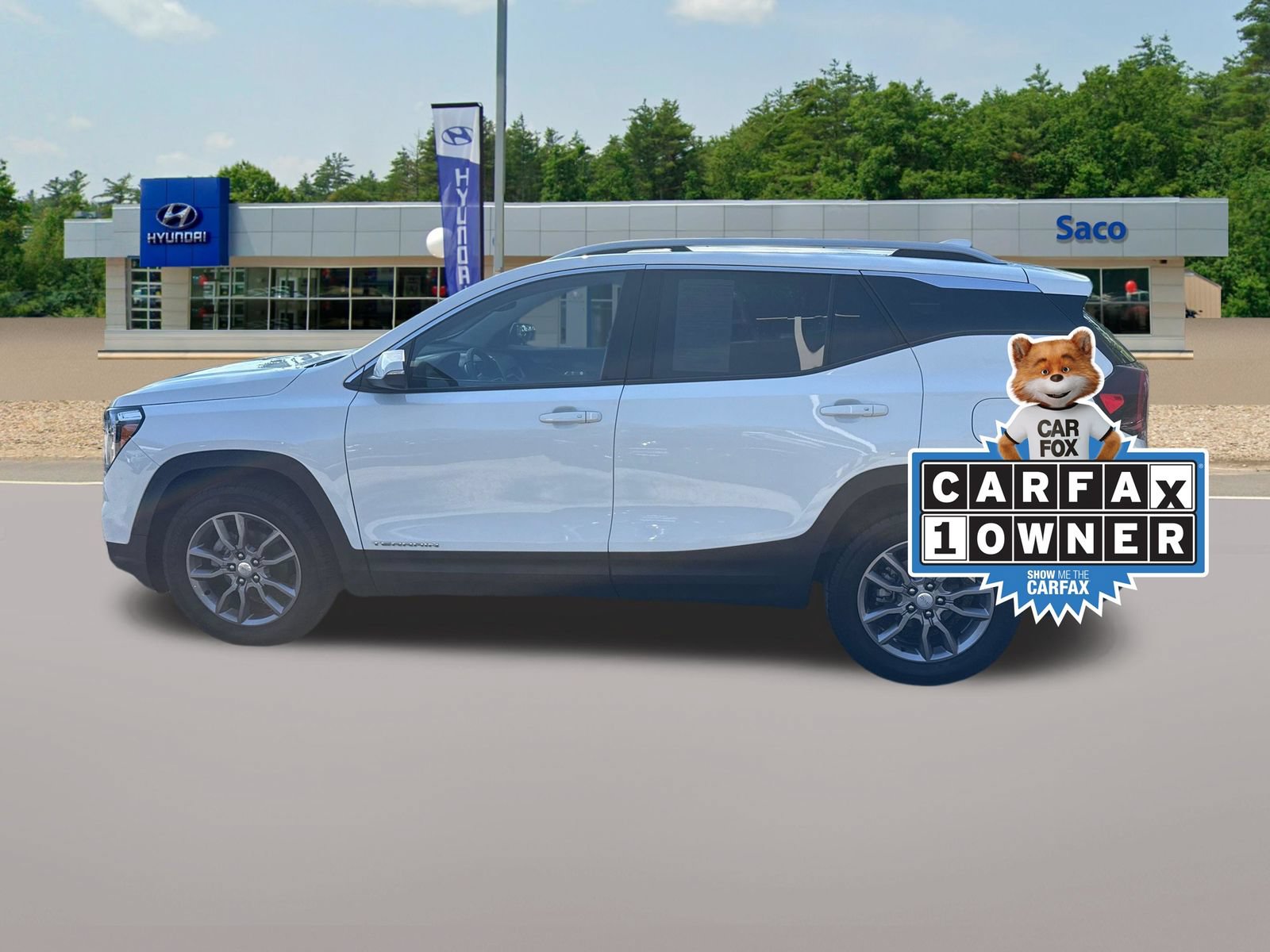 Used 2023 GMC Terrain SLT AWD/4WD image 2