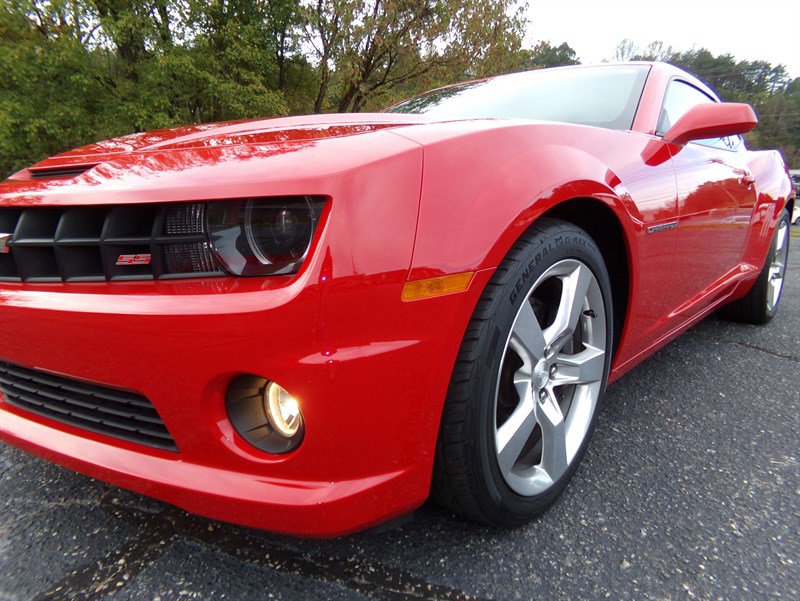 Used 2010 Chevrolet Camaro SS w/ RS Package image 2