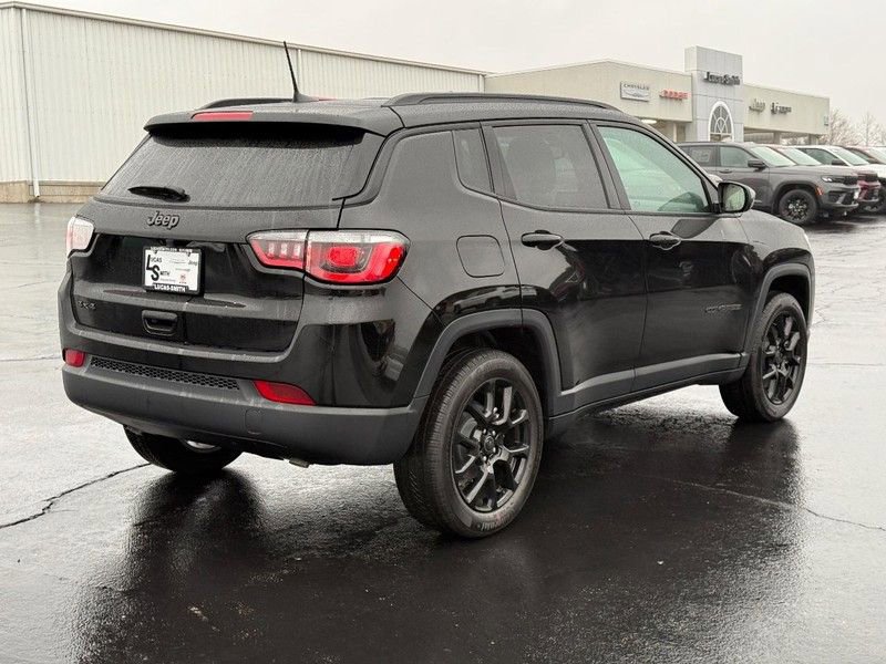 New 2026 Jeep Compass Latitude image 3