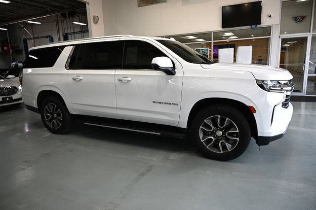 Used 2021 Chevrolet Suburban LT w/ Luxury Package AWD/4WD image 4