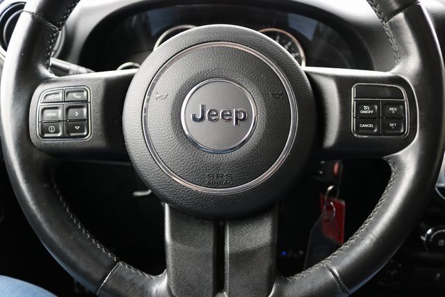 Used 2016 Jeep Wrangler Unlimited Rubicon w/ Connectivity Group image 19