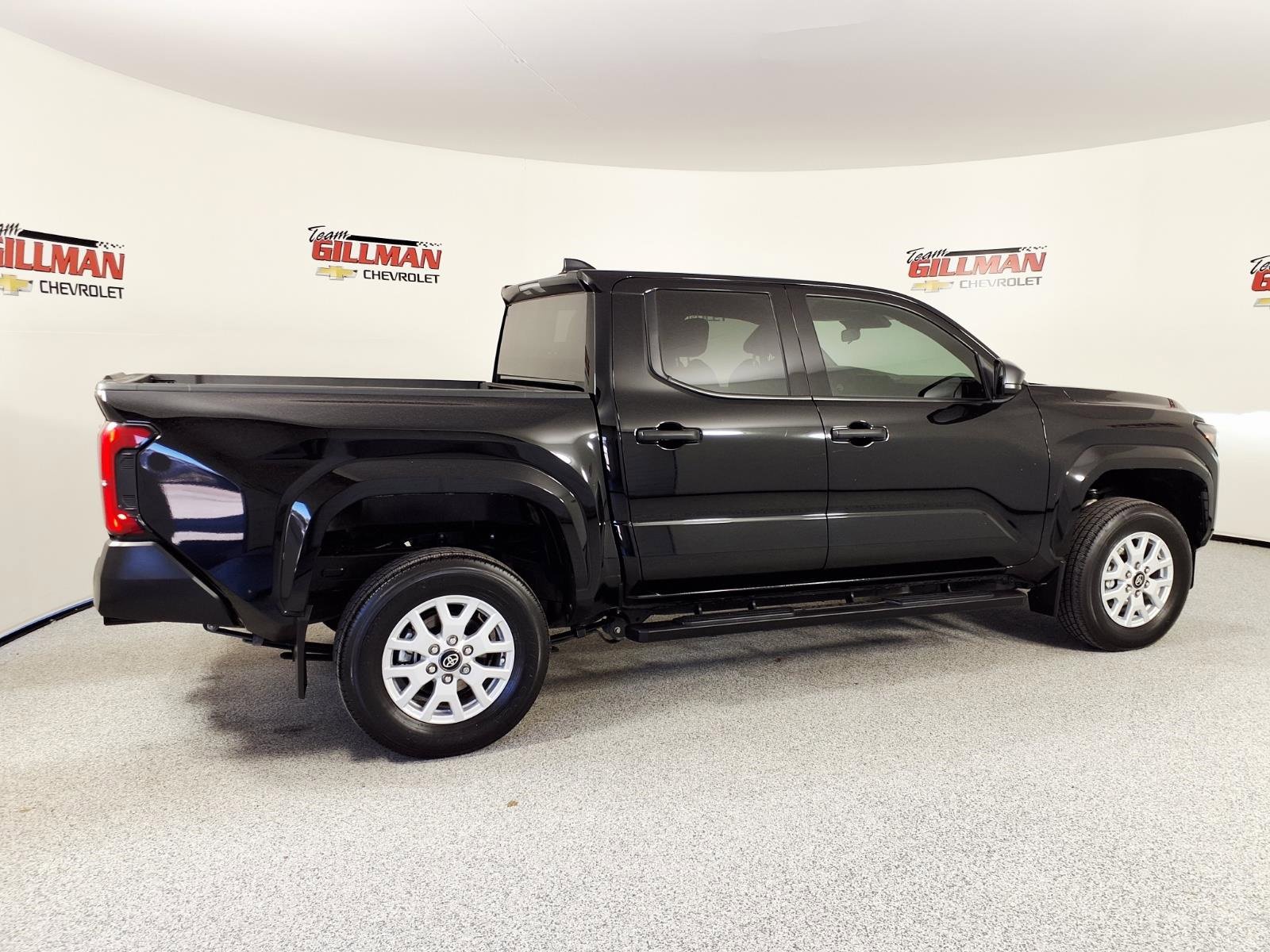 Used 2024 Toyota Tacoma SR image 8