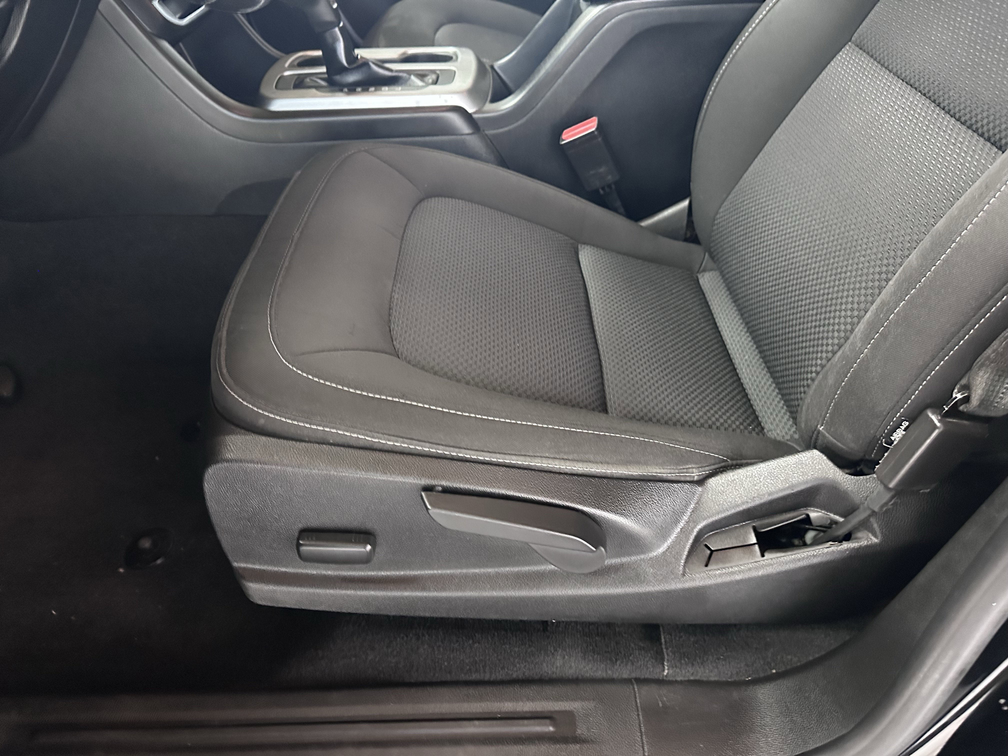 Used 2020 Chevrolet Colorado LT image 37